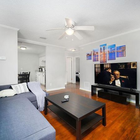 King Bedroom 2Bed1Bath Sleeps 4 Close To Town Center Downtown Beach Mayo Clinic جاكسونفيل المظهر الخارجي الصورة