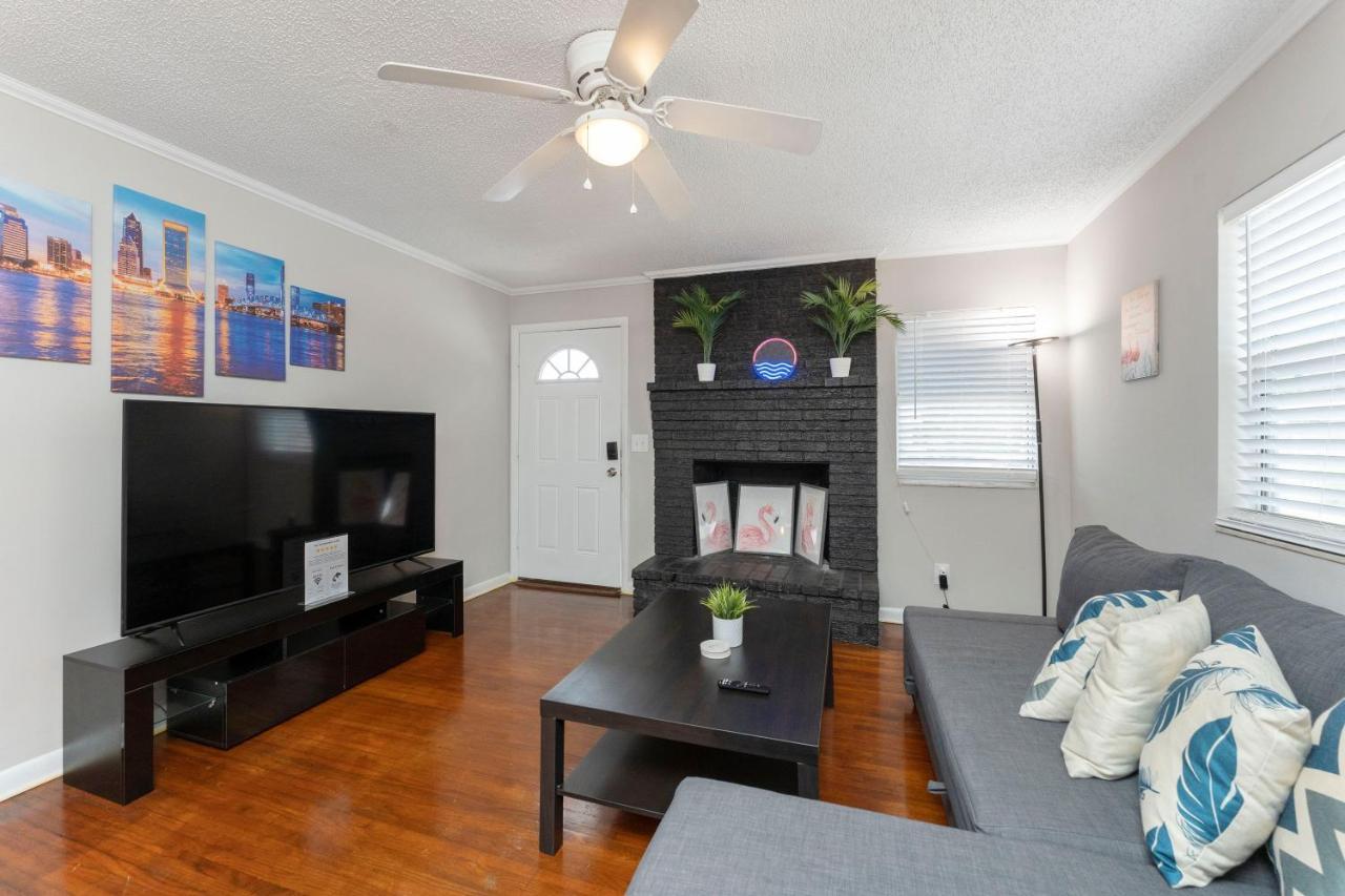 King Bedroom 2Bed1Bath Sleeps 4 Close To Town Center Downtown Beach Mayo Clinic جاكسونفيل المظهر الخارجي الصورة